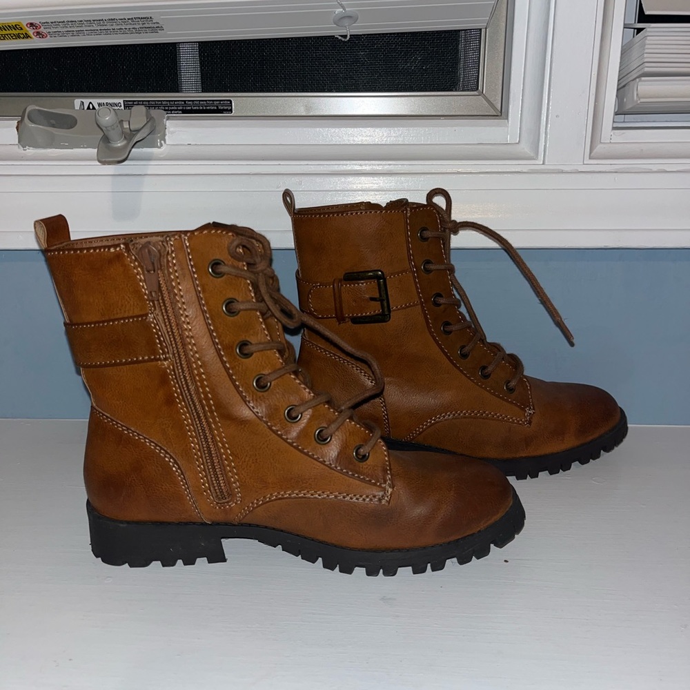 SO Combat Boots 7 1/2